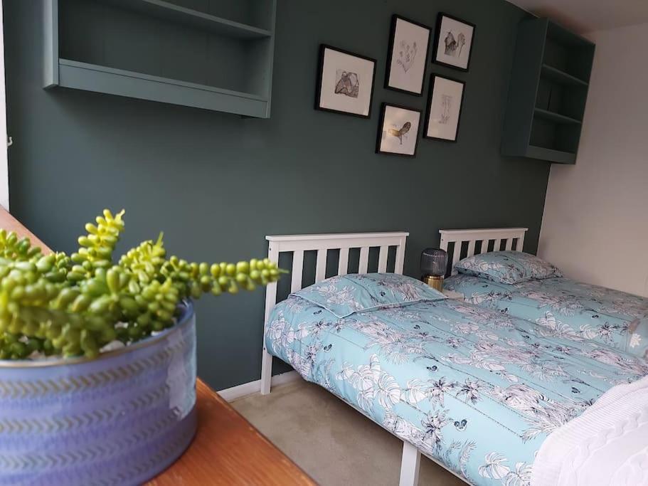 2 Bed Flat, Bounds Green, Piccadilly Line, London N11 Buitenkant foto