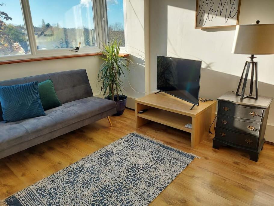 2 Bed Flat, Bounds Green, Piccadilly Line, London N11 Buitenkant foto
