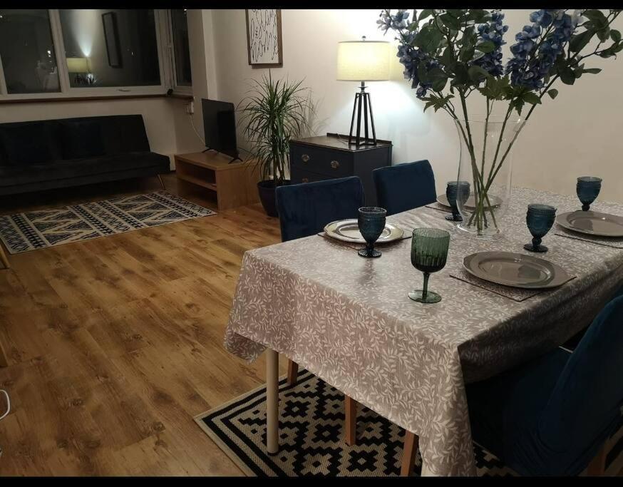 2 Bed Flat, Bounds Green, Piccadilly Line, London N11 Buitenkant foto