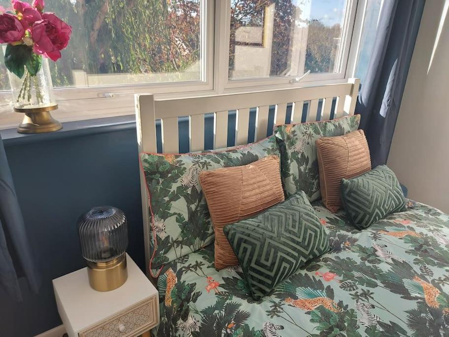 2 Bed Flat, Bounds Green, Piccadilly Line, London N11 Buitenkant foto