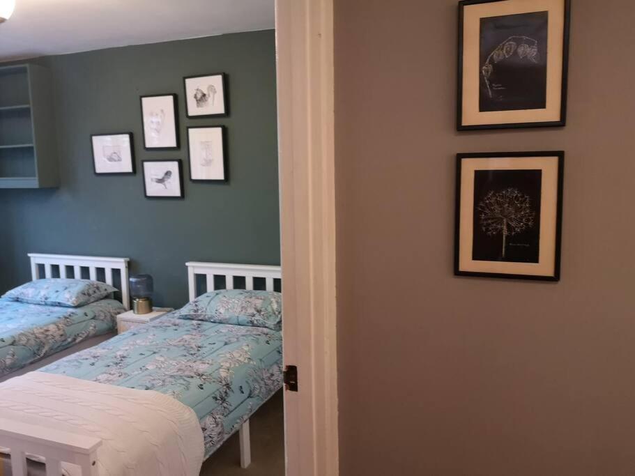 2 Bed Flat, Bounds Green, Piccadilly Line, London N11 Buitenkant foto